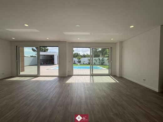 Luxury House for sale in Almada, 875 000 €, Photo 6