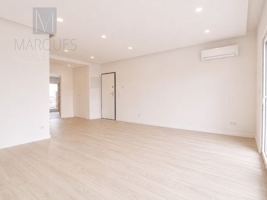 Luxury Apartment for sale in Seixal, 490 000 €, Photo 1