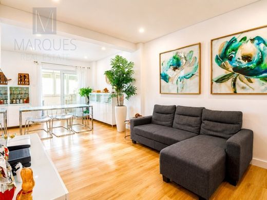 Luxury Apartment for sale in Almada, 550 000 €, Photo 1
