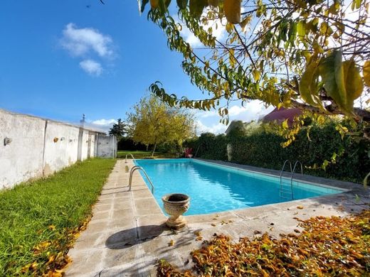 Luxury House for sale in Badajoz, 525 000 €, Photo 1