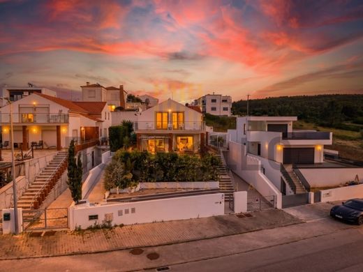 Maison de luxe à vendre à Peniche, 699 000 €, Photo 1
