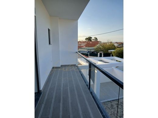 Luxury House for sale in Seixal, 495 000 €, Photo 2