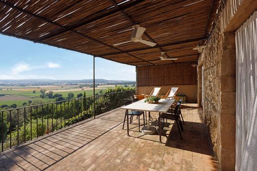 Luxury House for sale in La Bisbal d'Empordà, 990 000 €, Photo 2