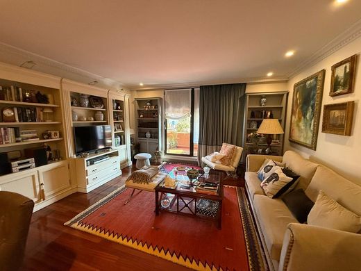 Luxury Apartment for sale in Castro-Urdiales, 645 000 €, Photo 2
