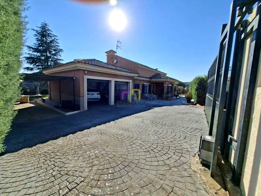 Maison de luxe à vendre à Badajoz, 475 000 €, Photo 2