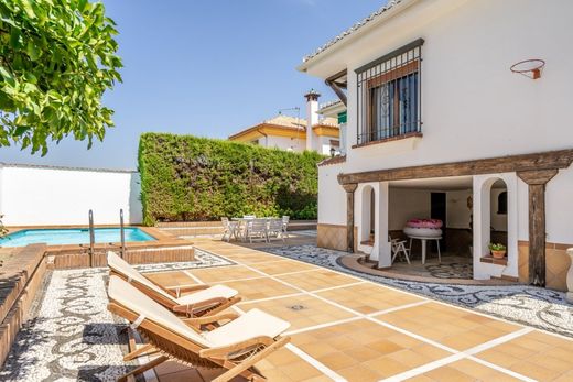 Maison de luxe à vendre à Zubia, 549 000 €, Photo 1