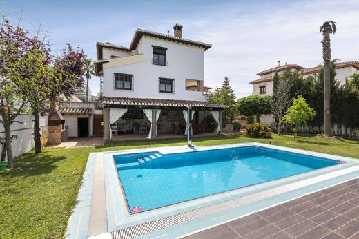 Maison de luxe à vendre à Zubia, 606 000 €, Photo 1