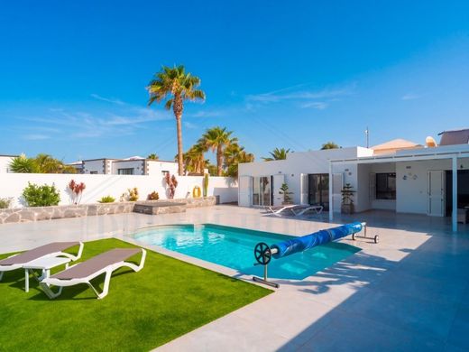 Luxury House for sale in Yaiza, 440 000 €, Photo 2