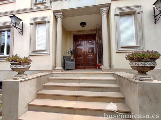 Maison de luxe à vendre à Linares, 450 000 €, Photo 2
