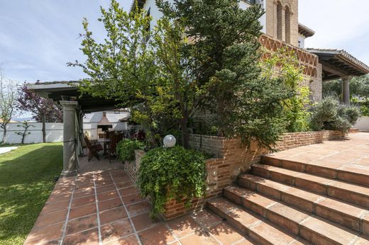 Maison de luxe à vendre à Zubia, 606 000 €, Photo 3