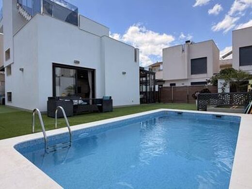 Maison de luxe à vendre à Torrevieja, 549 000 €, Photo 1