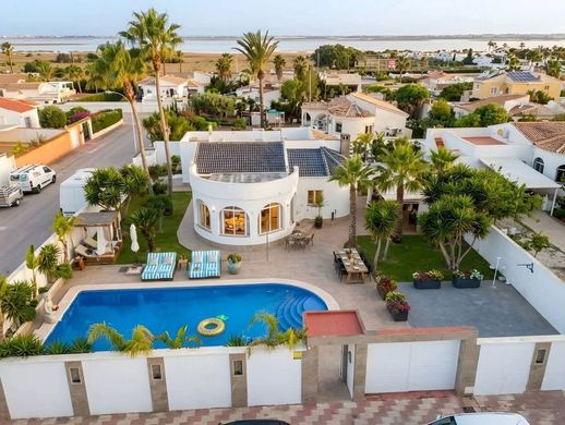 Maison de luxe à vendre à Torrevieja, 740 000 €, Photo 2
