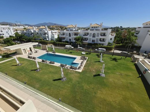 Appartement de luxe à vendre à Estepona, 465 000 €, Photo 1
