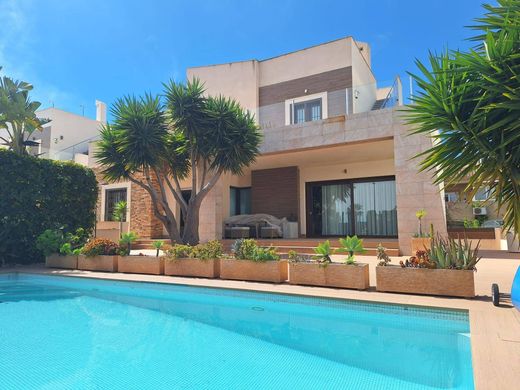 Maison de luxe à vendre à Torrevieja, 850 000 €, Photo 1