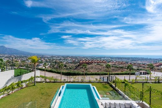 Luxury House for sale in Marbella, 2 340 000 €, Photo 2