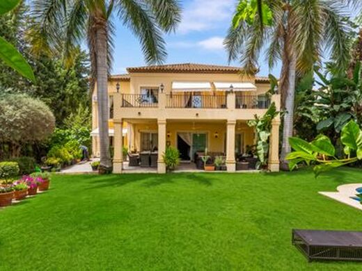 Luxury House for sale in Marbella, 2 950 000 €, Photo 2