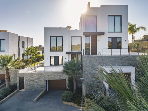 Luxury House for sale in Marbella Del Este, 1 495 000 €, Photo 2