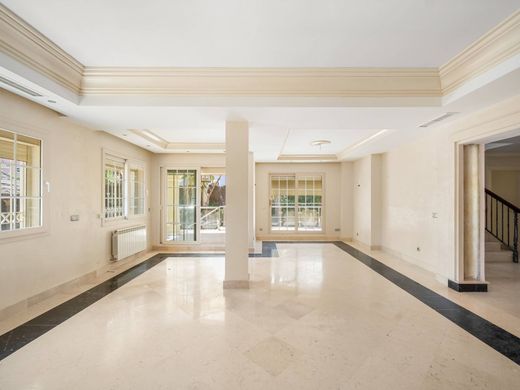 Luxury House for sale in Marbella, 2 600 000 €, Photo 4