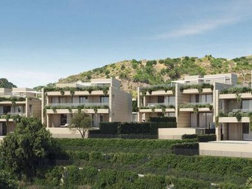 Luxury Apartment for sale in Elviria, 900 000 €, Photo 1