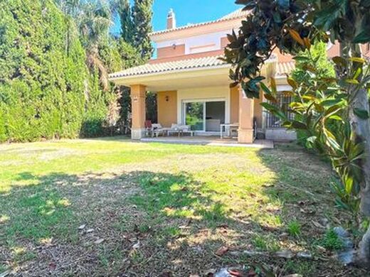 Maison de luxe à vendre à Marbella, 890 000 €, Photo 2