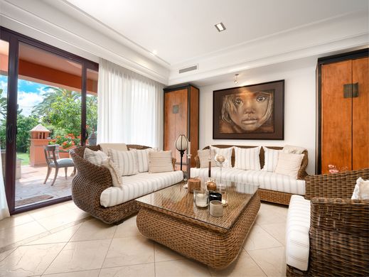 Maison de luxe à vendre à Marbella, 1 595 000 €, Photo 2