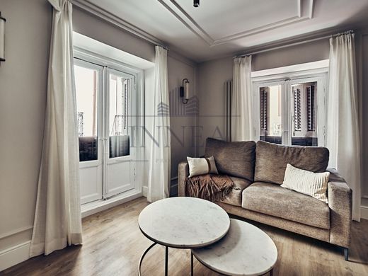 Luxury Apartment for sale in Madrid, 589 000 €, Photo 2
