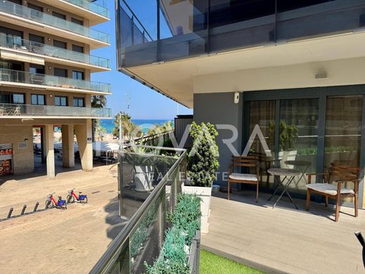 Luxury Apartment for sale in Badalona, 675 000 €, Photo 3