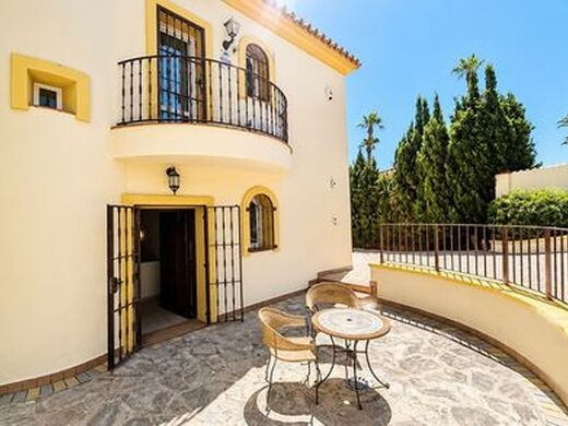 Luxury House for sale in Castillo de La Duquesa, 980 000 €, Photo 4