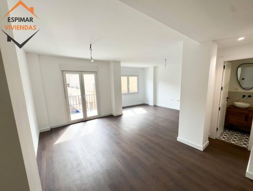 Luxury Apartment for sale in Zaragoza, 417 000 €, Photo 5