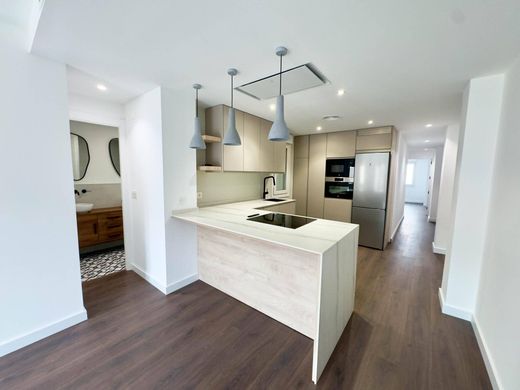 Luxury Apartment for sale in Zaragoza, 417 000 €, Photo 6