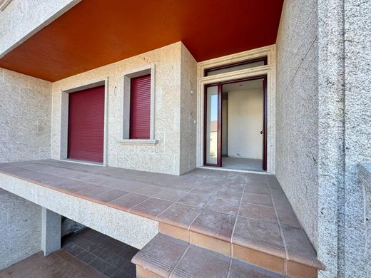 Maison de luxe à vendre à Vigo, 500 000 €, Photo 3