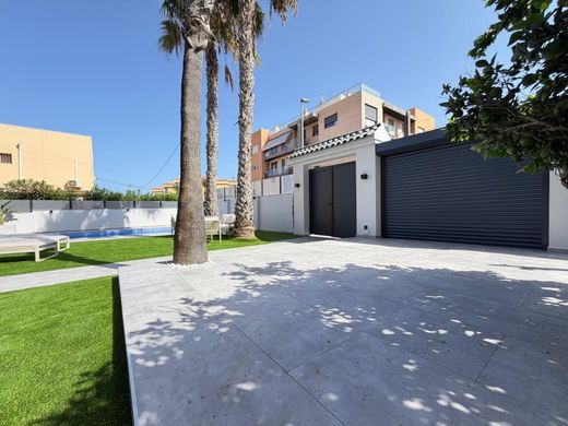 Maison de luxe à vendre à Torrevieja, 749 000 €, Photo 7