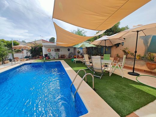 Maison de luxe à vendre à Torrevieja, 470 000 €, Photo 2
