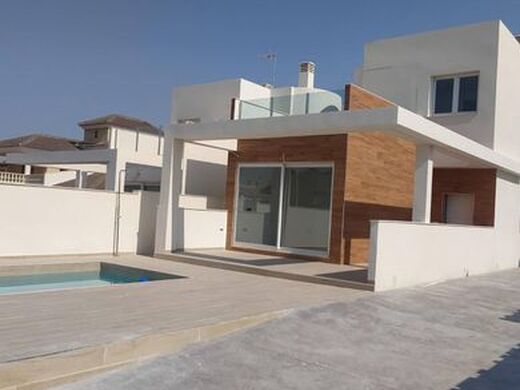 Luxury House for sale in Torrevieja, 640 000 €, Photo 3