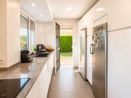 Maison de luxe à vendre à Bormujos, 440 000 €, Photo 4