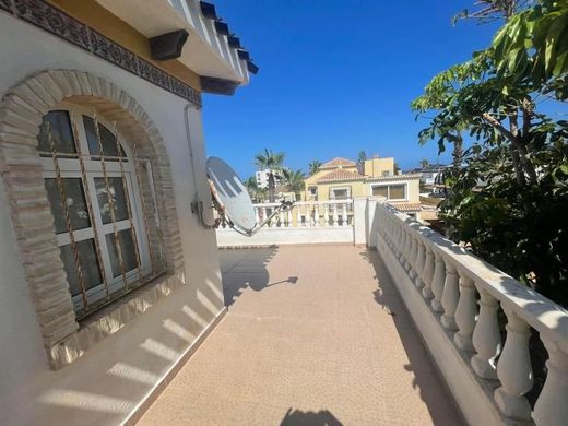 Maison de luxe à vendre à Torrevieja, 670 000 €, Photo 1