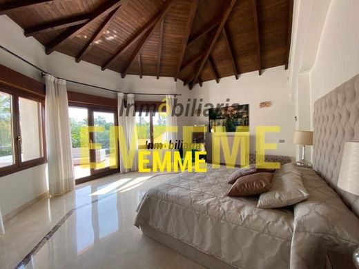 Luxury House for sale in Marbella, 3 600 000 €, Photo 1