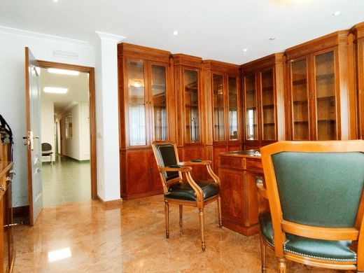 Appartement de luxe à vendre à Santiago de Compostela, 600 000 €, Photo 1