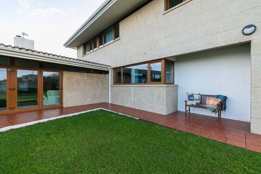 Maison de luxe à vendre à Vigo, 730 000 €, Photo 1