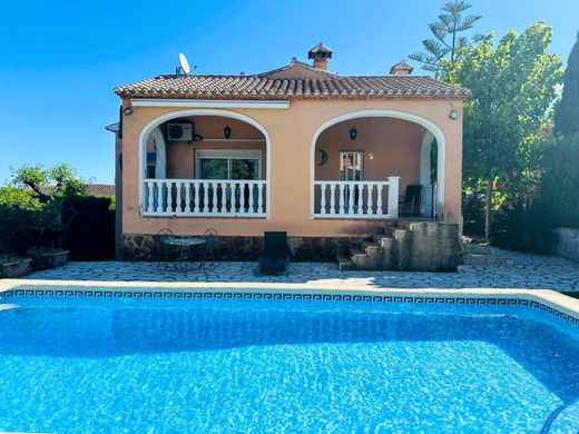 Maison de luxe à vendre à Ador, 409 000 €, Photo 1
