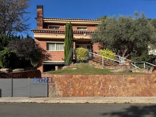 Luxury House for sale in Vallromanes, 889 000 €, Photo 1