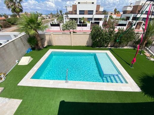 Maison de luxe à vendre à Torrevieja, 440 000 €, Photo 3
