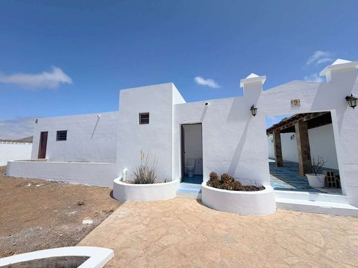 Maison de luxe à vendre à Güime, 499 000 €, Photo 2