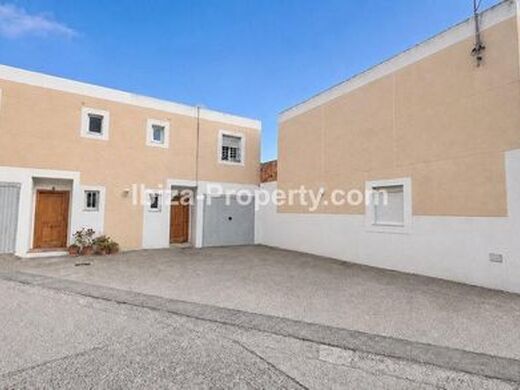 Maison de luxe à vendre à Ibiza, 740 000 €, Photo 1