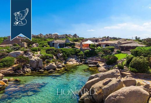 Luxury House for sale in Santa Teresa Gallura, 18 000 000 €, Photo 2