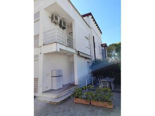 Maison de luxe à vendre à Latina, 620 000 €, Photo 5