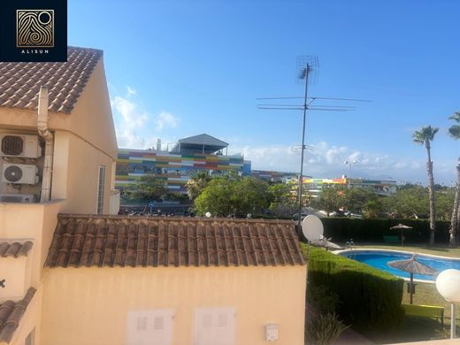 Maison de luxe à vendre à Alicante, 824 000 €, Photo 3