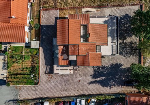 Maison de luxe à vendre à Viškovo, 850 000 €, Photo 5