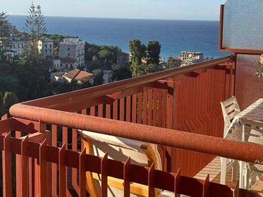 Luxury Apartment for sale in Bordighera, 890 000 €, Photo 1
