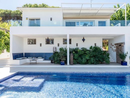 Luxury House for sale in Vallromanes, 722 000 €, Photo 1